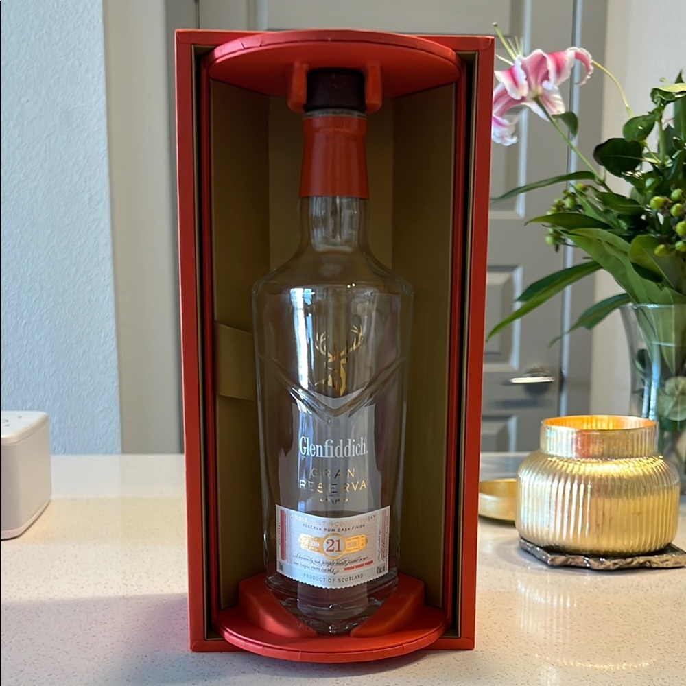 Glenfiddich Gran Reserva 21 Year Old Single Malt Scotch Whisky (Empty)